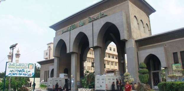 Egypt court cancels 3-year sentence for 17 students over clashes on campus