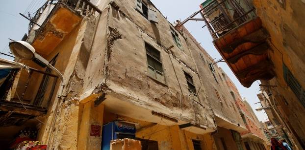 Egypt builds new homes to replace crumbling slums