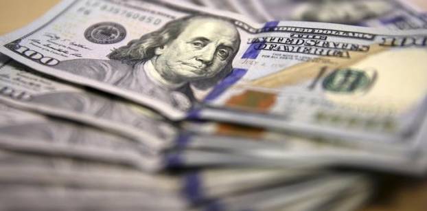 Dollar jumps to EGP 13.10  in black market, remains stable at regular dollar sale