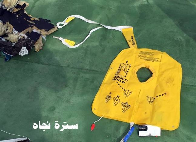 Explosives found amid human remains from crashed EgyptAir flight: Ministry