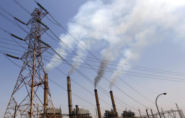 Egypt signs loan agreement with Arab Fund to finance power plant 