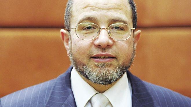 Egypt's Mursi names little-known water miniser as PM