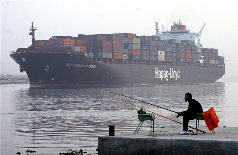 Egypt Suez Canal revenue at $482.2 mln in July