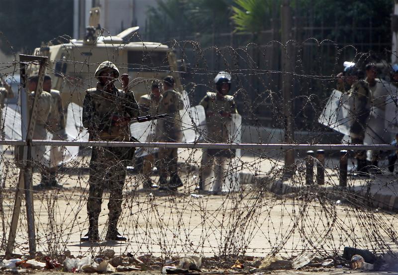 Army seals off main Cairo squares before planned protests