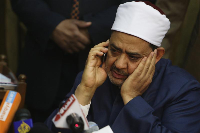 Muslim, Christian leaders back Egypt transition