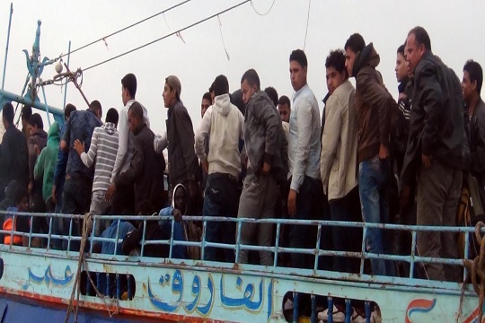 Egypt naval forces foil illegal immigration of 238 heading to Italy