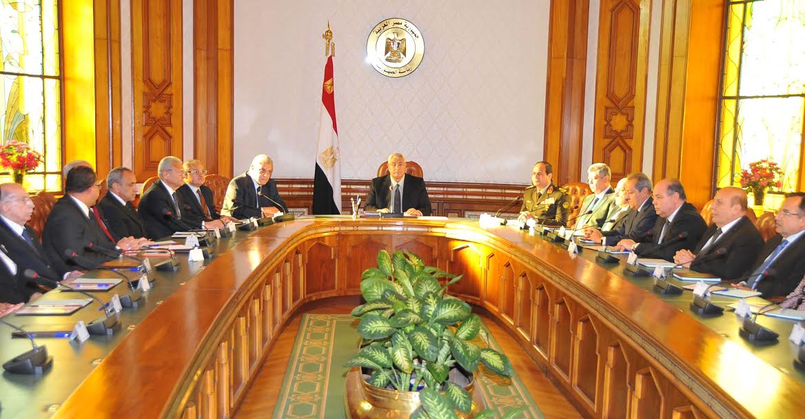 Egypt President discusses road map with new cabinet