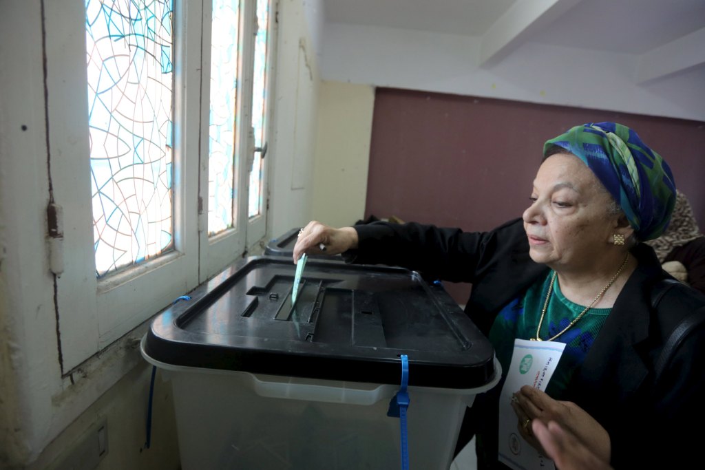 Turnout of 15 to 16 pct on first day of voting in Egypt elections - PM