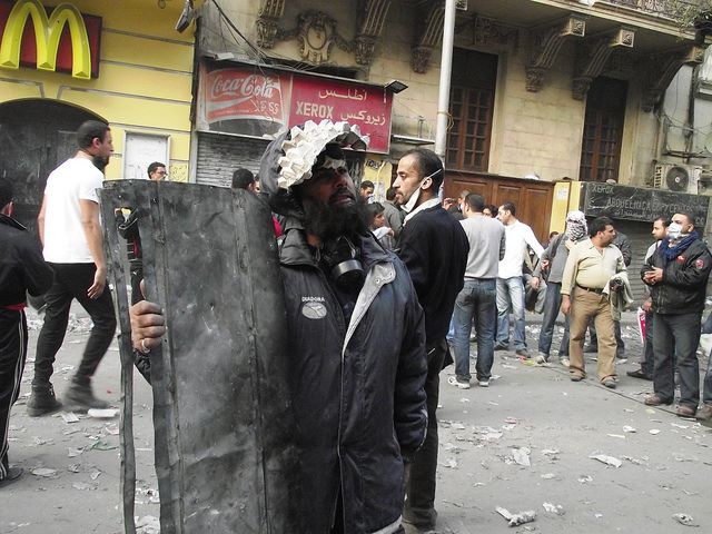 Police disperses minor protests commemorating Mohamed Mahmoud clashes - source