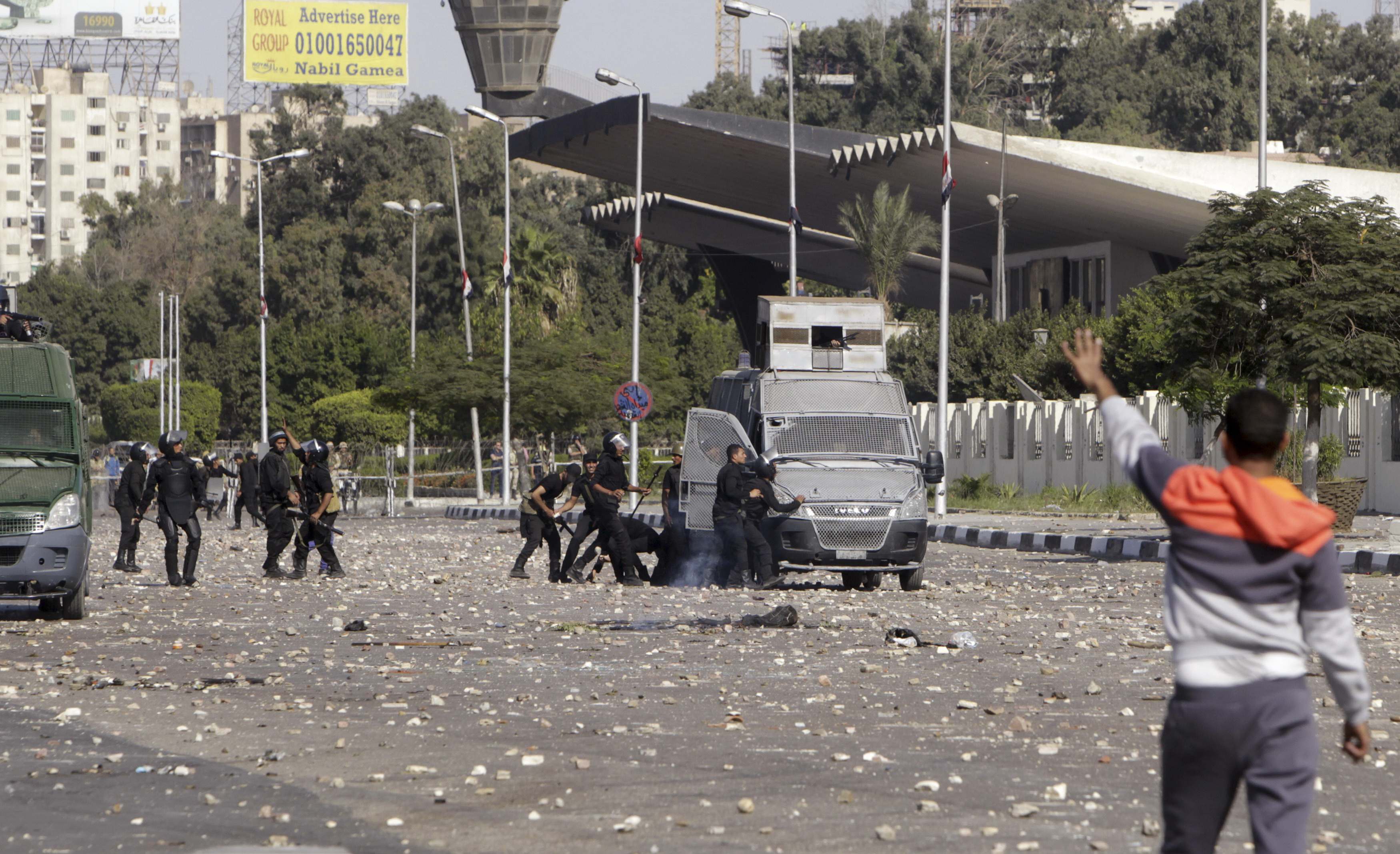 Egypt police fire teargas on Azhar students - witness