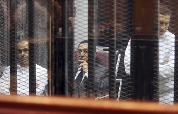 Mubarak sons out after legality of release approved – prison official 