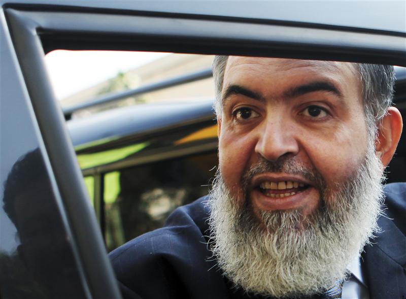 Salafist figure: We will take to streets if army intervenes against Morsi