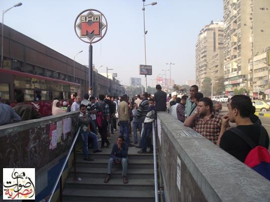 Anti-Morsi protesters block Underground line in Cairo