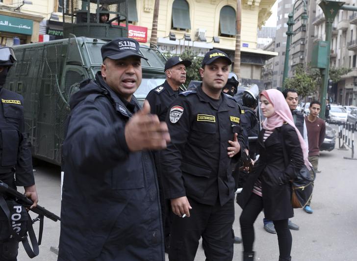 Prosecutors order release of policeman accused of involvement in deadly Suez shooting 