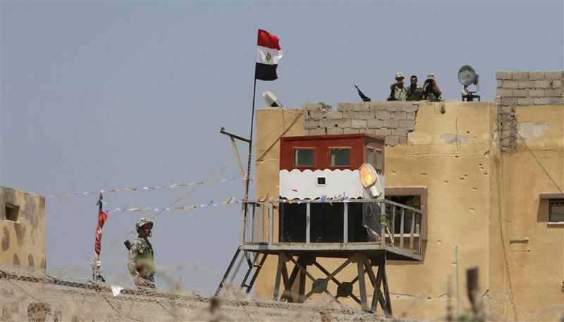 Egypt secures Gaza border, presses Sinai campaign