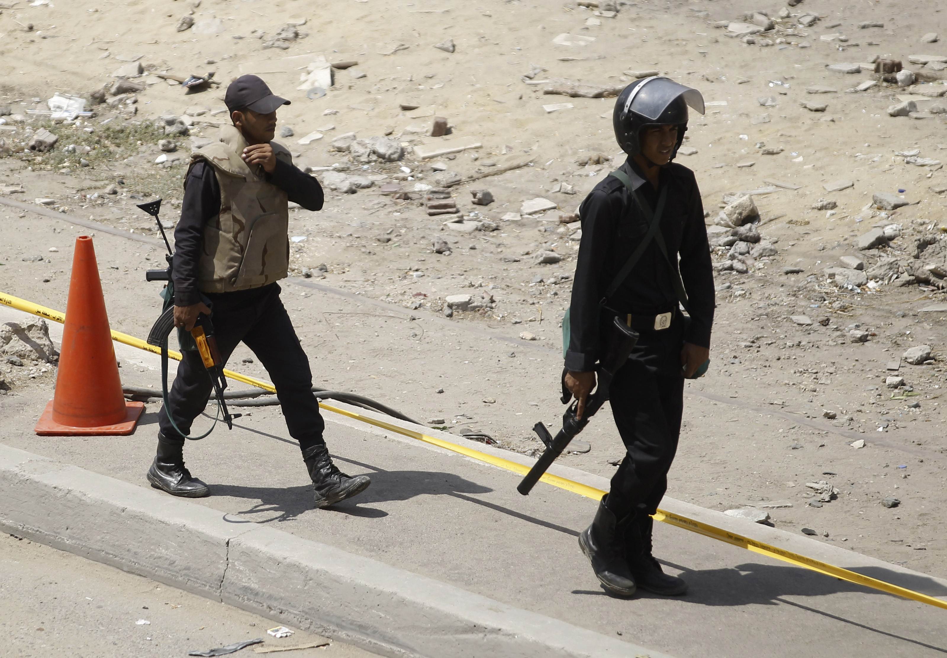 Unknown assailants shoot dead two policemen in Giza