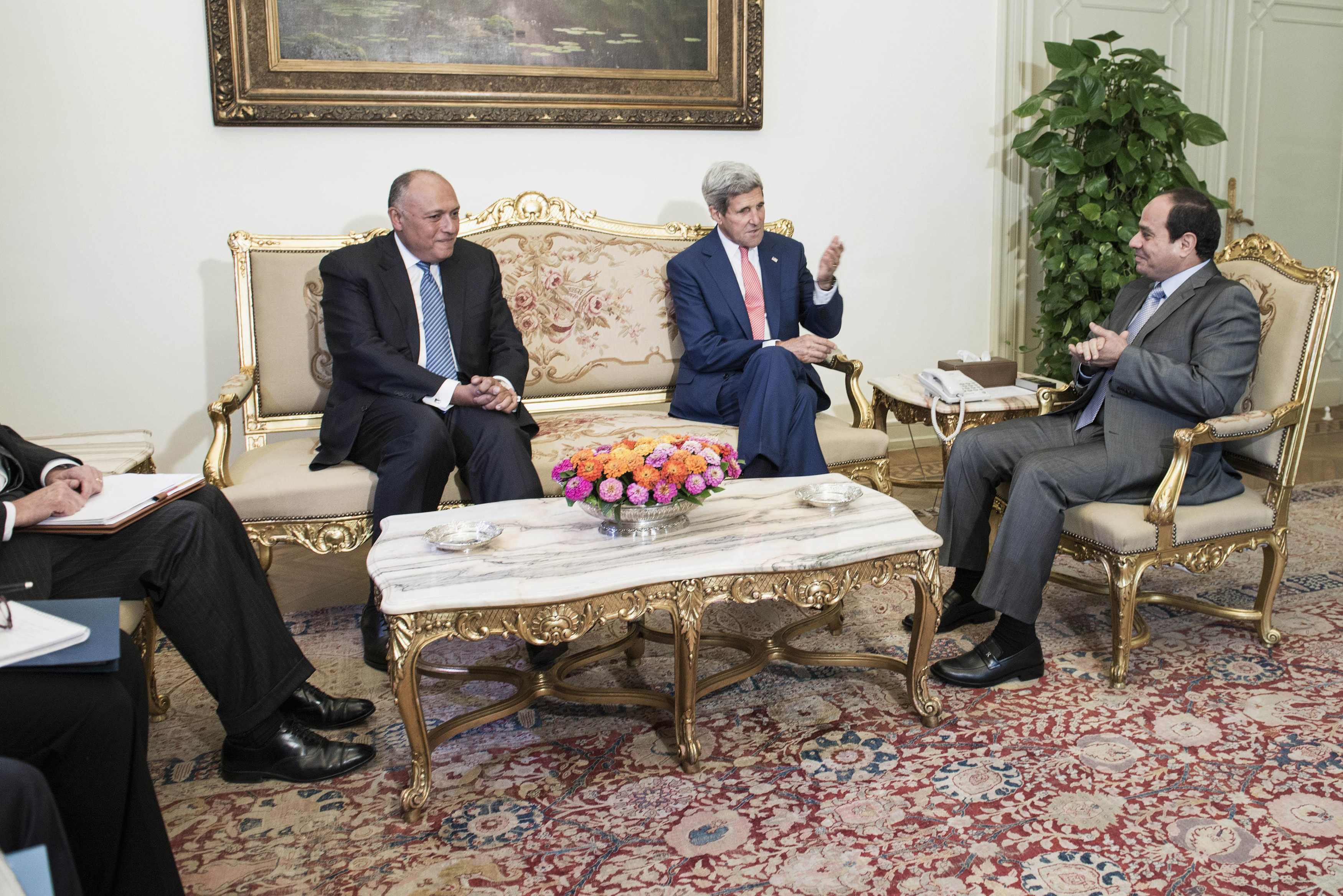 UPDATE - Kerry mobilises support in Cairo for coalition against Islamic State