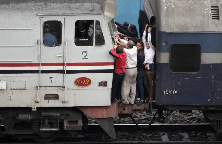 Blasts disrupt train line in North of Egypt 