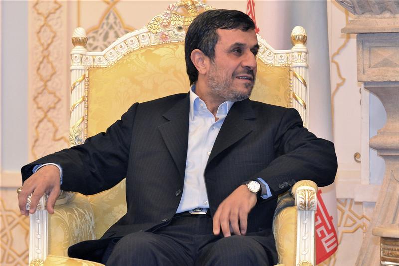 Iran's Ahmadinejad in Egypt on historic visit