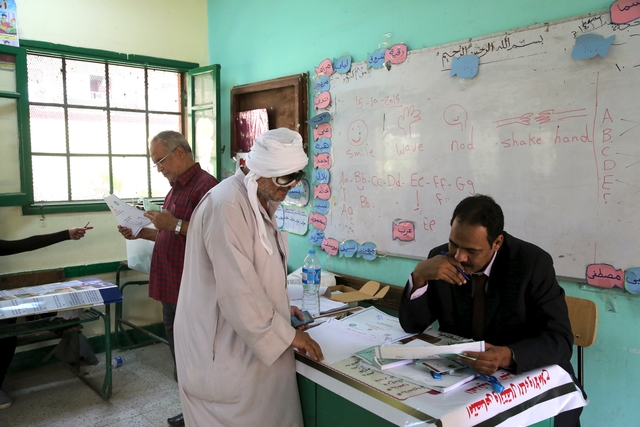 Egypt government and media scurry to reverse low voter turnout 