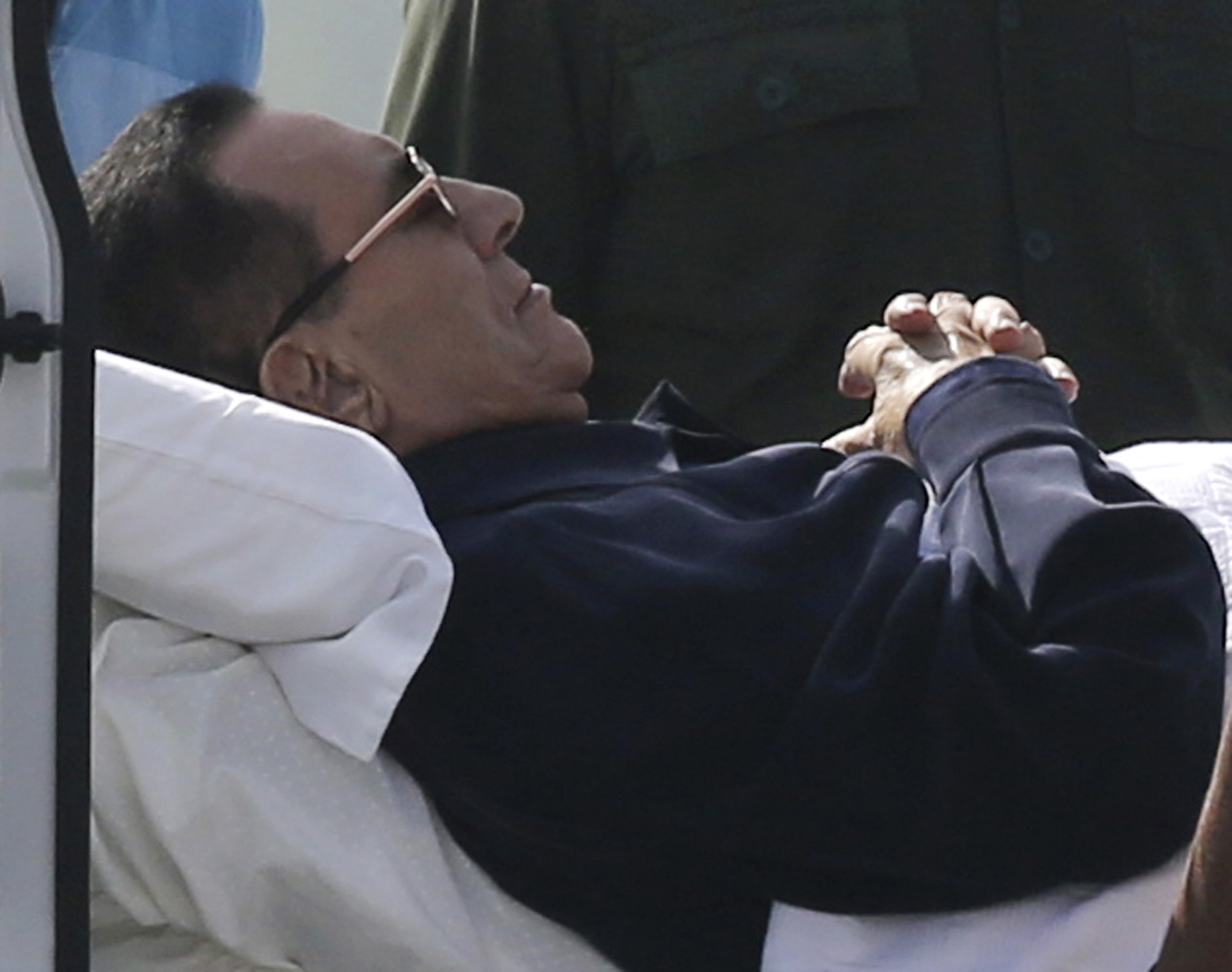 UPDATE - Mubarak sentence over killing protesters postponed to Nov 29