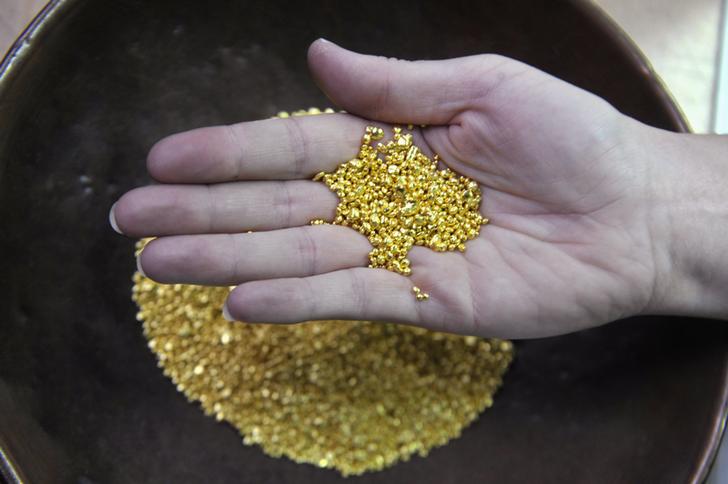 Centamin says Egypt gold mine case could drag into 2015