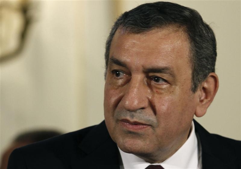 Former Egyptian prime minister votes 'pro-revolution' in presidential election