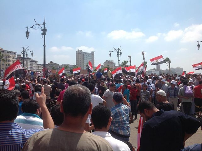 Thousands protest against Mursi in several Egyptian cities