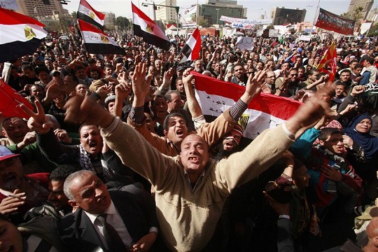 Police fire teargas on edge of Cairo's Tahrir