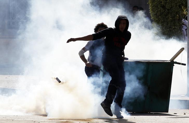 Egypt's police fire teargas to disperse Ain Shams student protest 