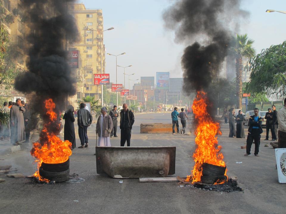 Angry residents block Cairo road, refuse to negotiate 