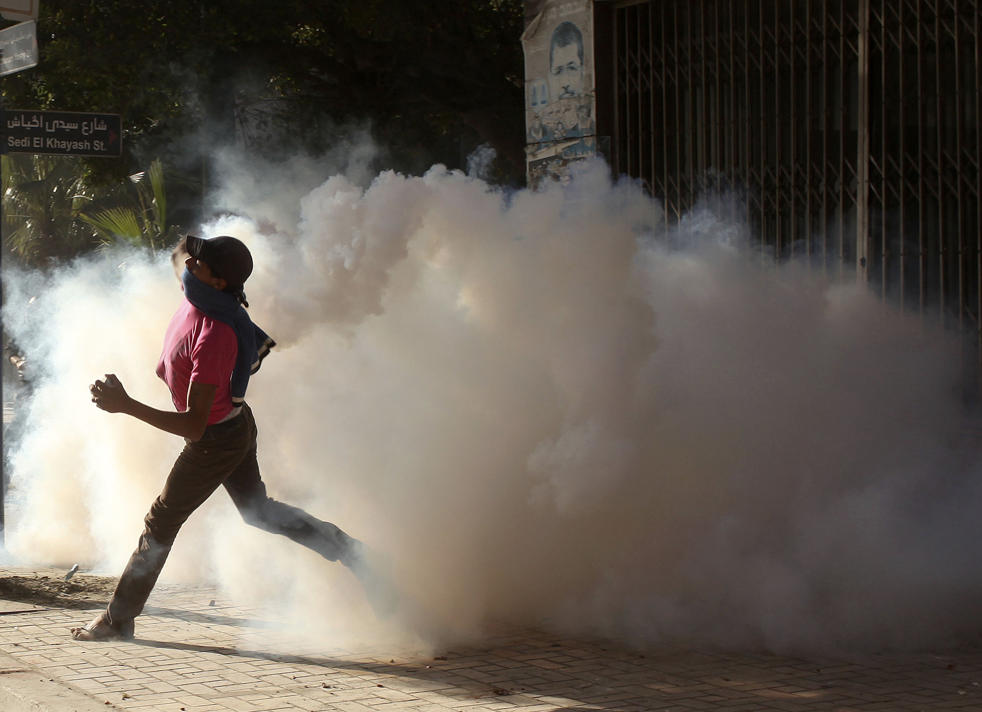 Egyptian police fire water cannon on protesters