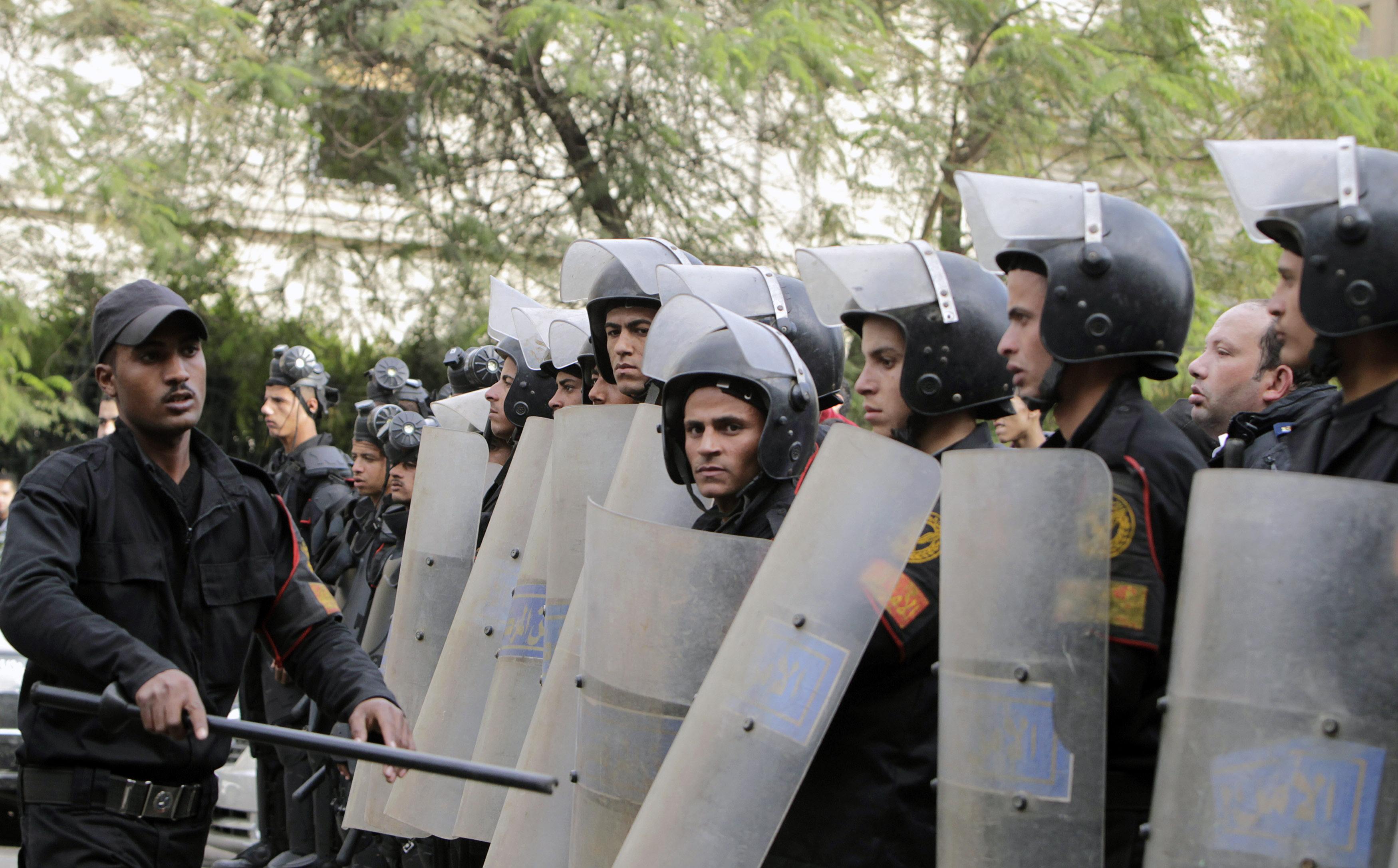 One student killed in clashes near Cairo University 