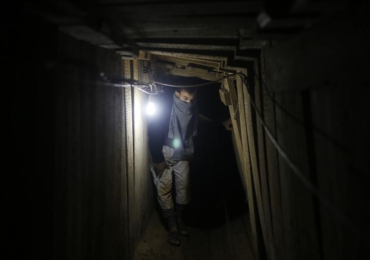 Egypt demolishes 805 tunnels to smuggle fuel to Gaza 