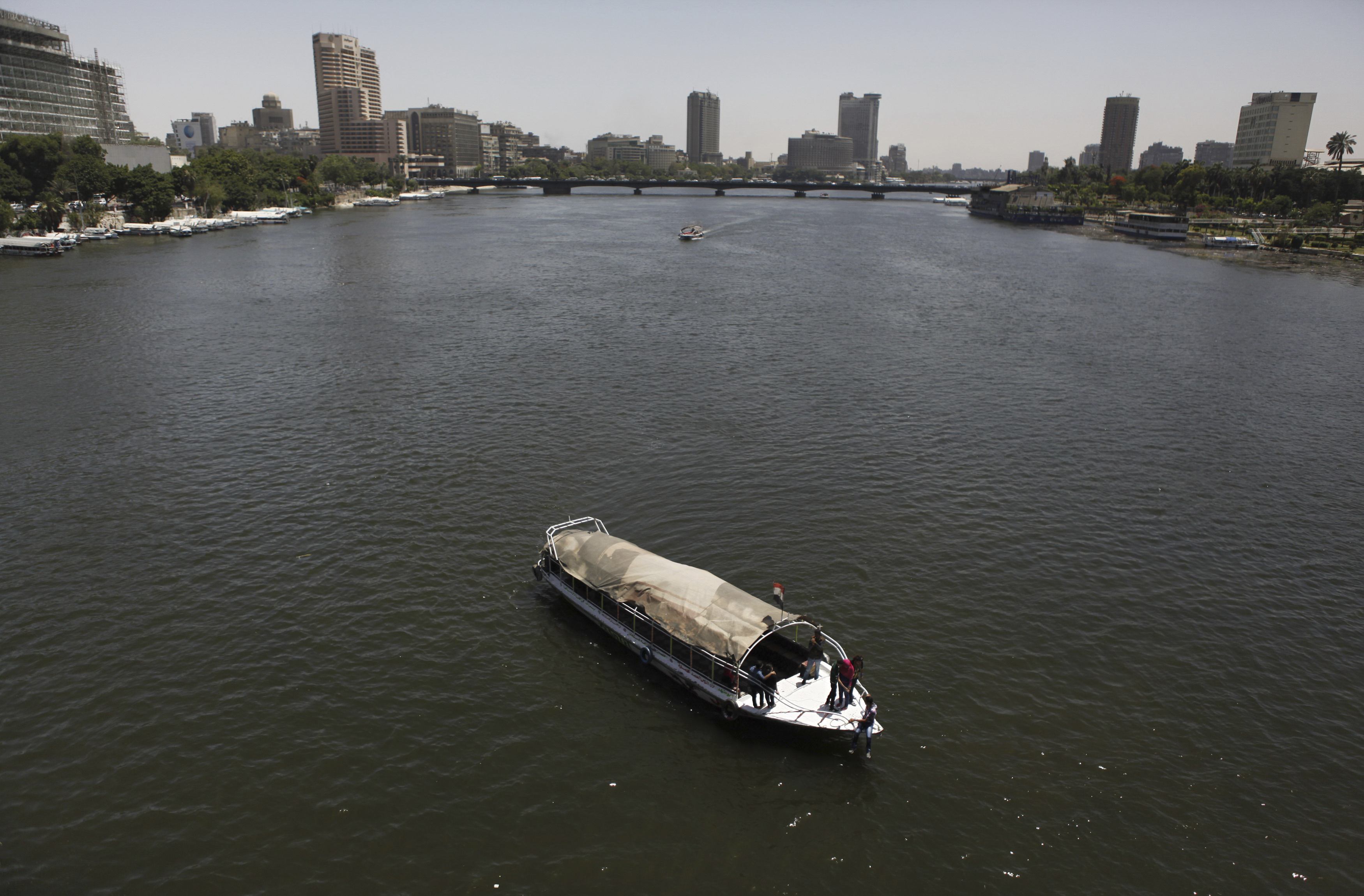 Egypt to destroy illegal buildings along Nile to help farmers