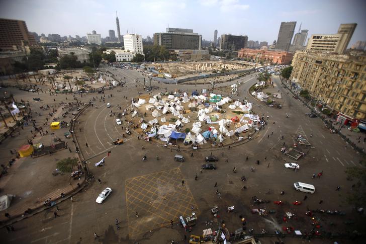 Anti-Mursi protesters flock to presidential palace, Tahrir Square