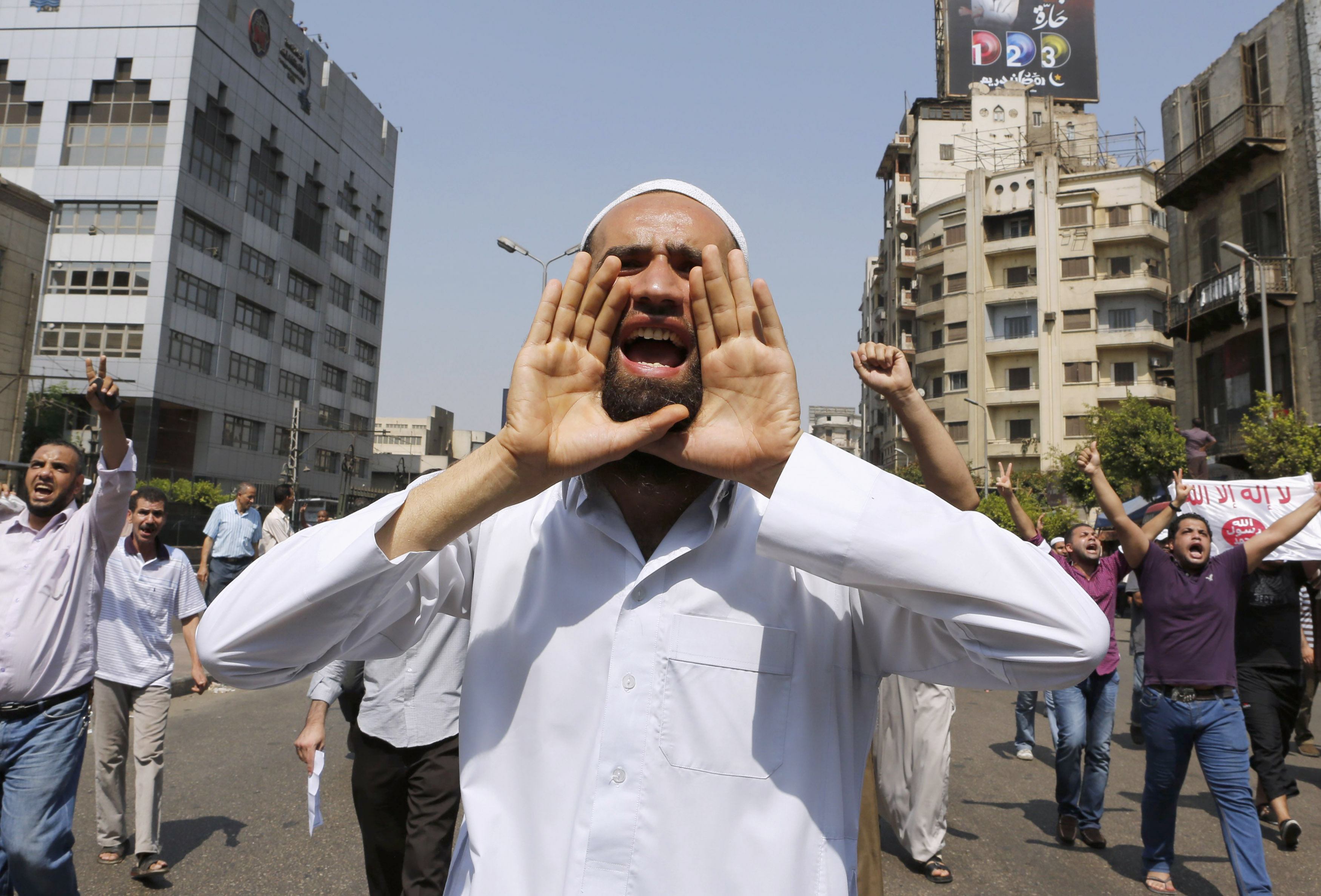 Court sentences 17 to prison in retrial for Port Said violence case