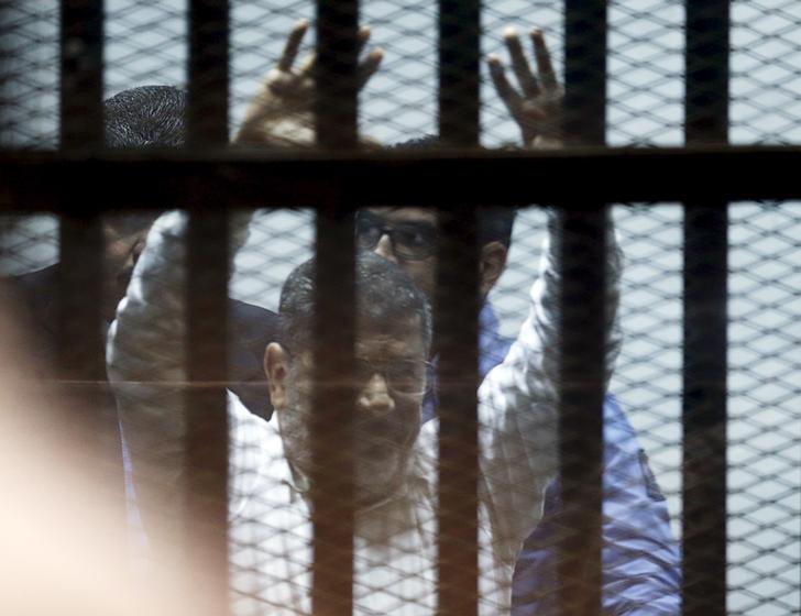 Amnesty calls for Mursi to be retried in civilian court or released