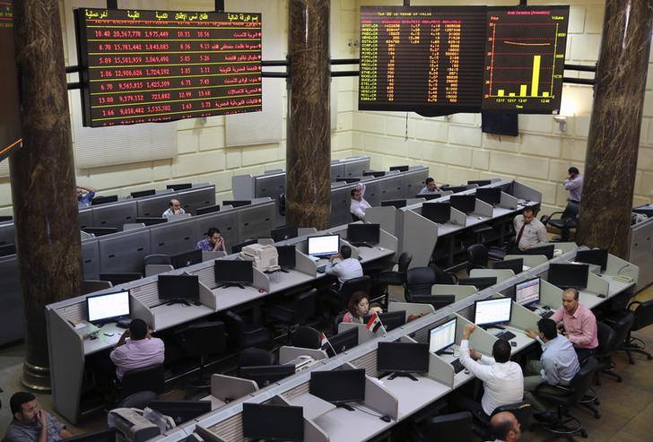 Egypt's stocks inch down mid-trade after morning rise