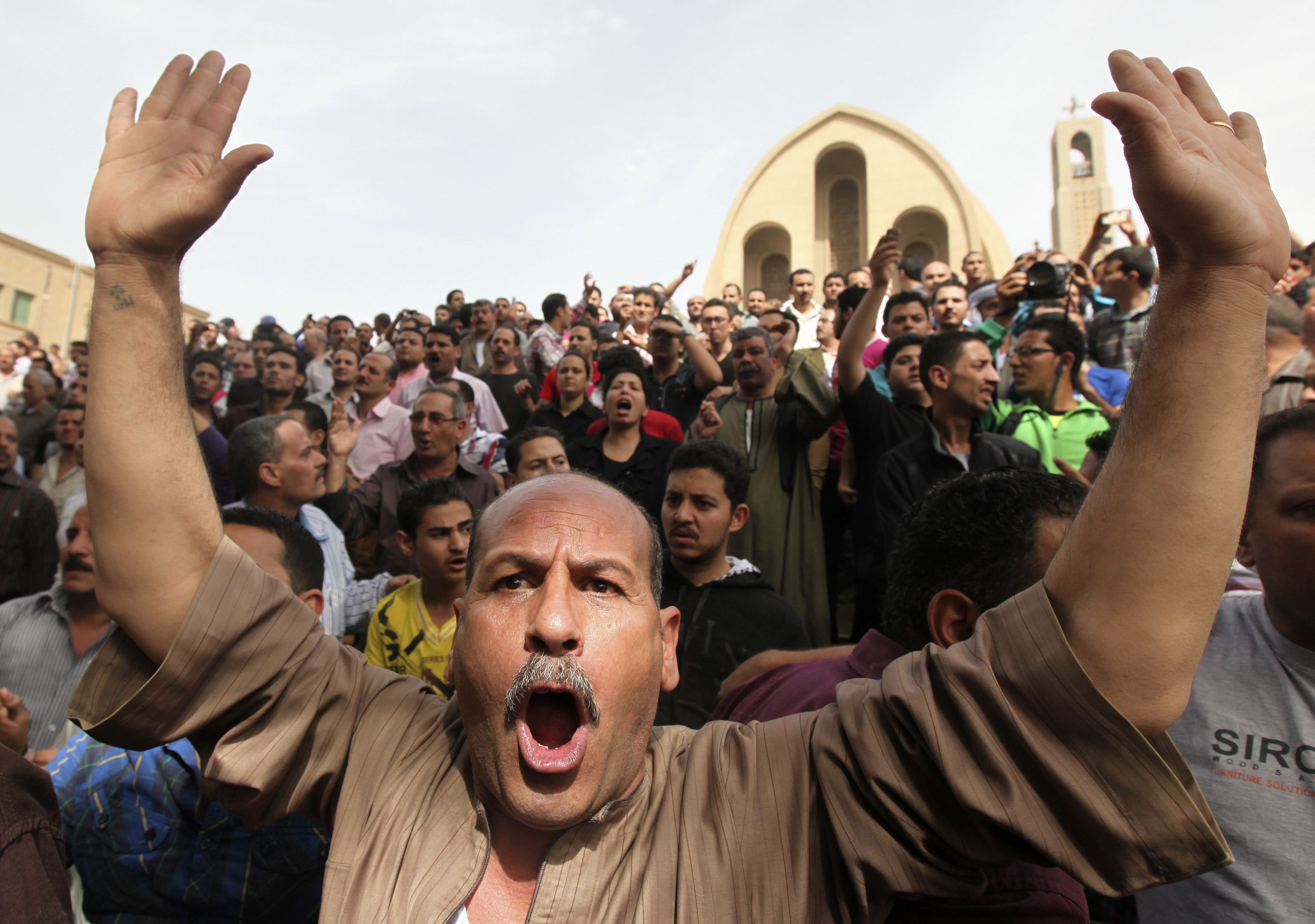 One dead, dozens wounded in sectarian clashes in Egypt