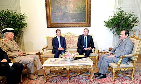 Sisi meets British officials, receives letter from Cameron