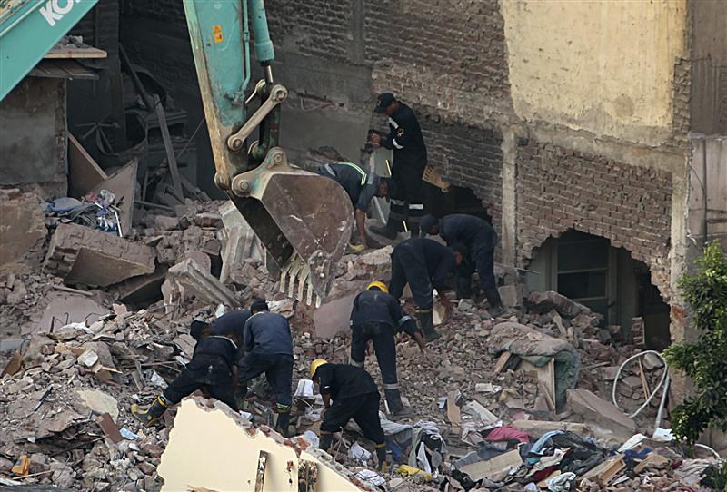 Update: Death toll rises to 11 in Alexandria building collapse