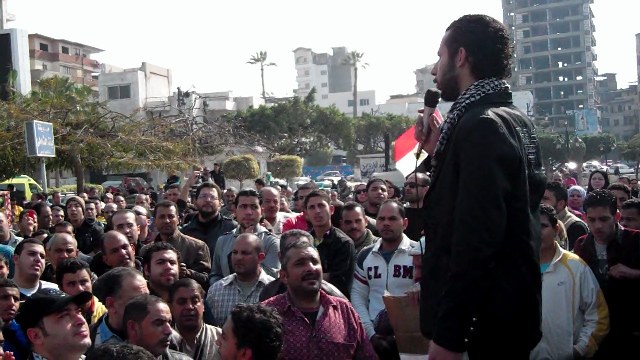 Damietta confrontations leave 25 injured, residents block march