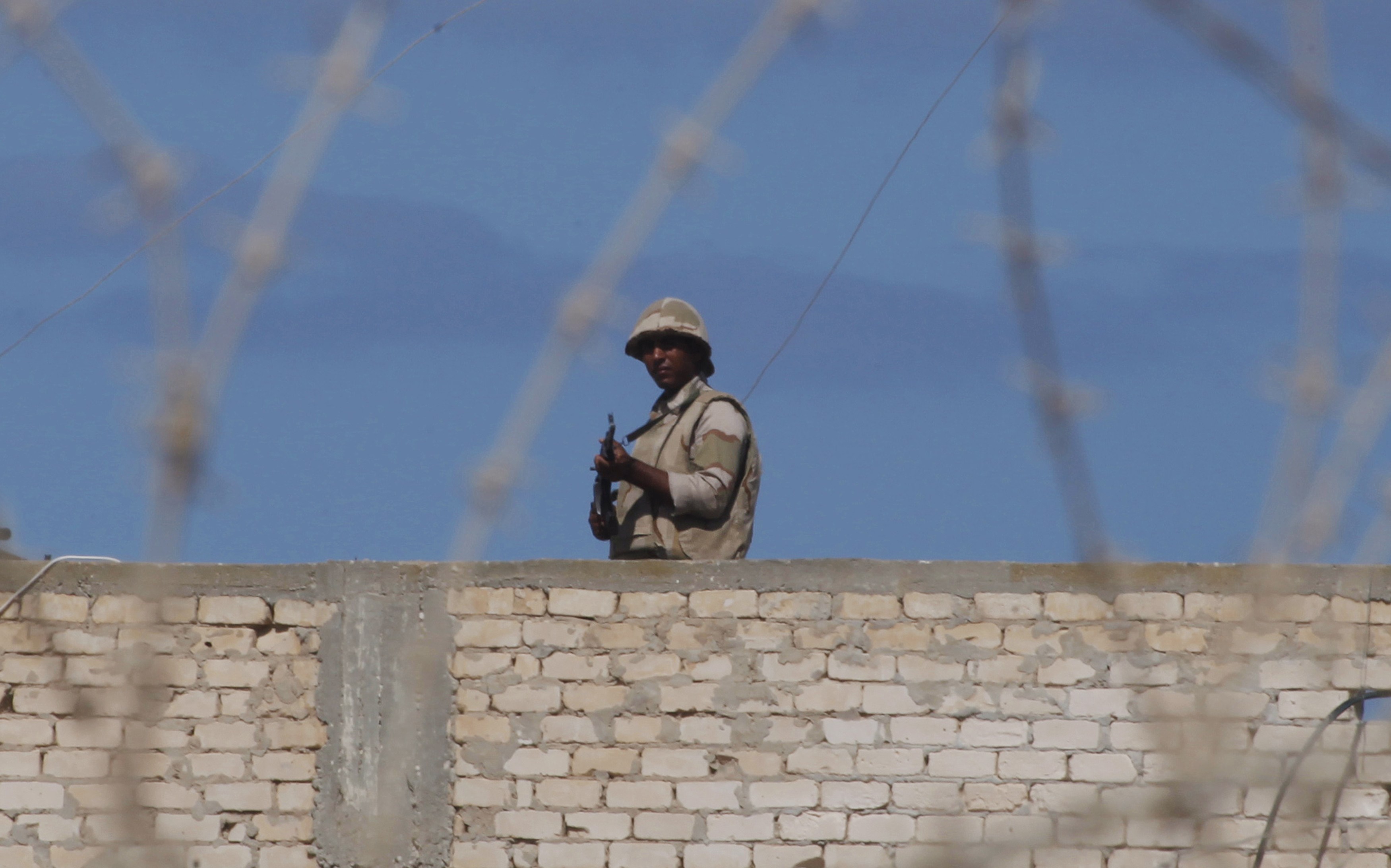 Three extremists dead and 10 arrested in North Sinai - army spokesman