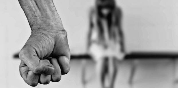 الاغتصاب الزوجي.. جريمة يتجاهلها القانون ويبررها المجتمع