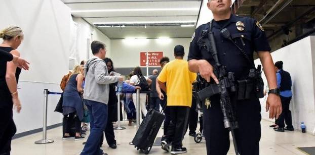 كيف يمكن أن يجندك الأمن الأمريكي في المطارات؟