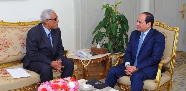 السيسي يتسلم من موريتانيا دعوة لحضور القمة العربية القبلة