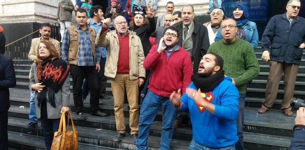 مصدر: القبض على مشاركين بوقفة "تيران وصنافير" أمام نقابة الصحفيين