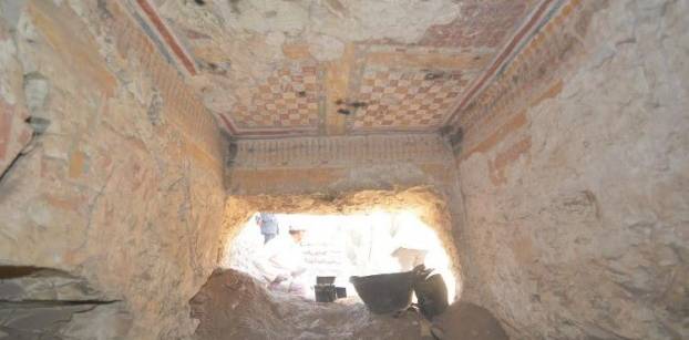 وزارة الآثار: اكتشاف مقبرة أثرية في الأقصر