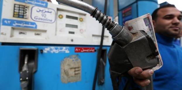 الحكومة ترفع أسعار البنزين والسولار بنسب تصل إلى 47% بداية من 12 منتصف الليل